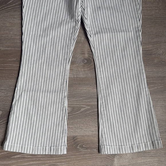 NEW Frame Le Bardot Crop Flare striped mid-rise kick-flare jeans 31 - Picture 7 of 15